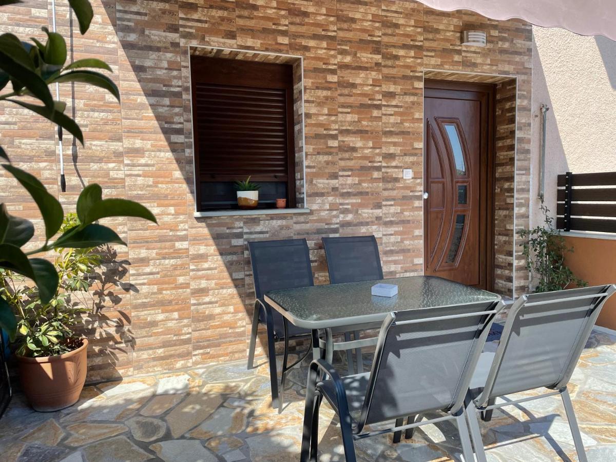 Villa Felicia`s House Agriá Exterior foto